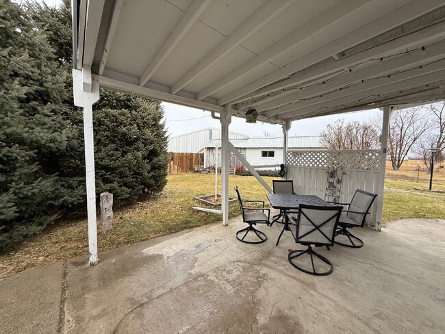 Building Photo - 15 Applewood Dr