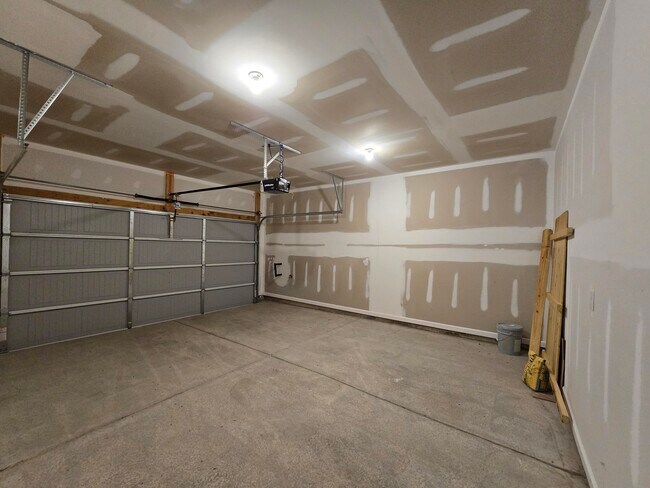 Building Photo - 1785 Snead Dr