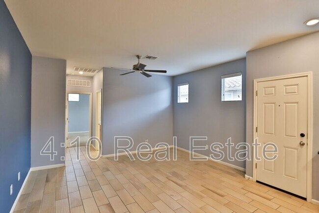 Building Photo - 5216 S 16th Pl