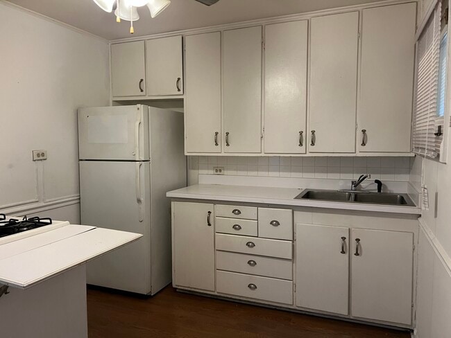 Building Photo - 10 E Jefferson Ave