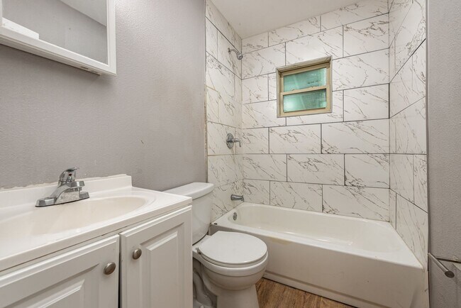 Building Photo - Affordable 3BD/2BA single-family unit!