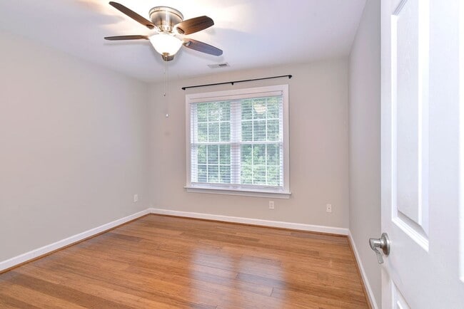 Building Photo - Beautiful York County Home!