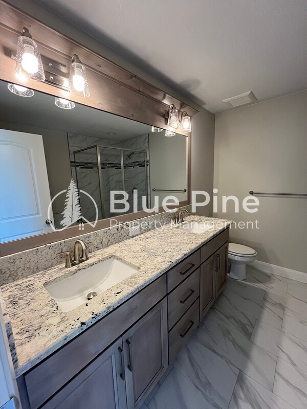 Building Photo - 6360 Ender Ln