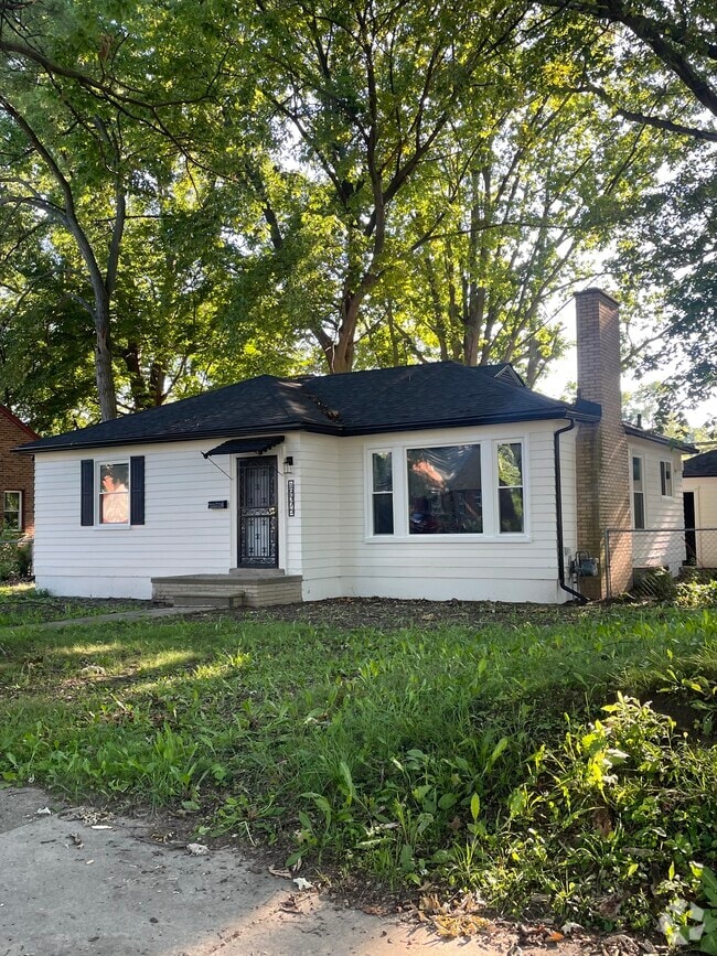 Building Photo - 19375 Pierson St