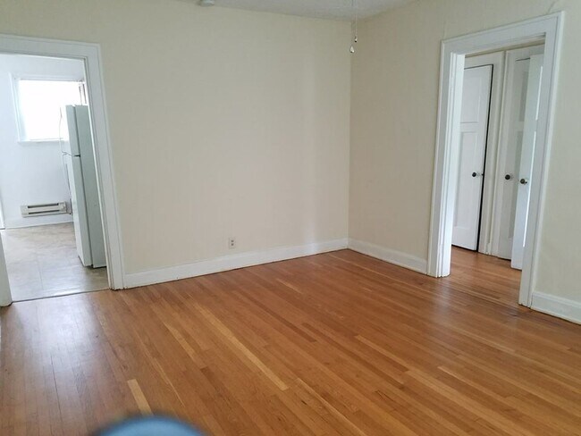 Building Photo - 415 Probasco St