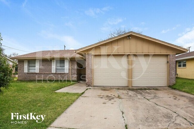 Primary Photo - 3500 Coronado Ct
