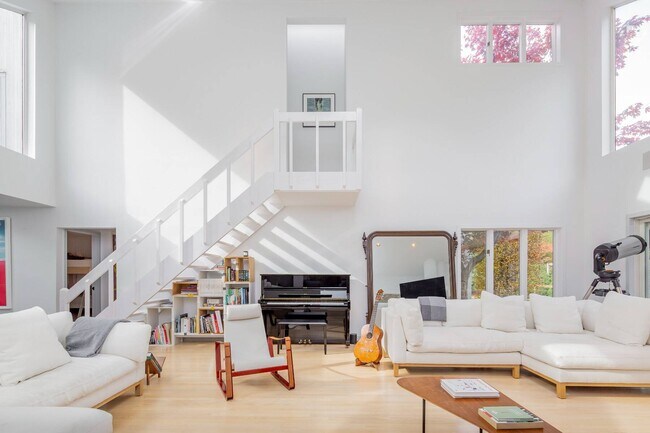 Building Photo - 138 Merchants Path