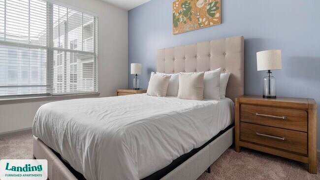 Building Photo - 900 E Six Forks Rd