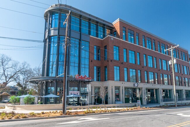 Building Photo - 560 Oakland Ave
