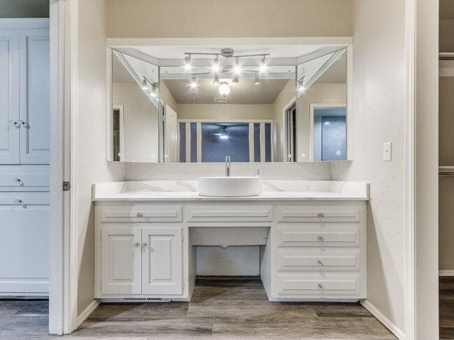 Building Photo - Mid-Term Rental in Glenbrook Addition, Nic...