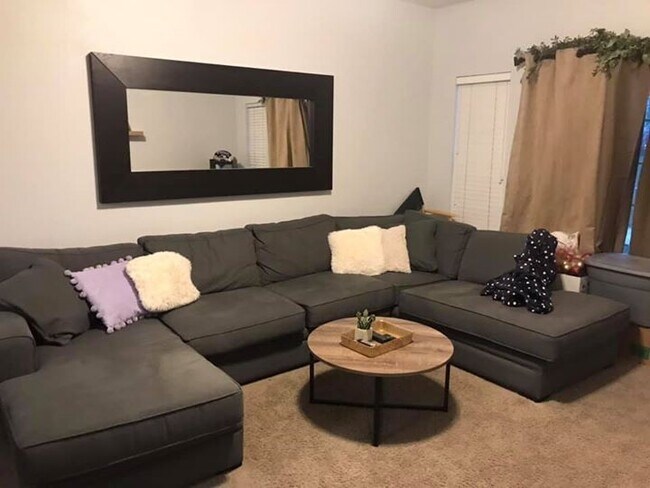 Building Photo - Bedroom Available in Provo