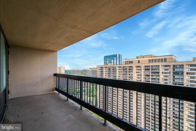 Building Photo - 3705 S George Mason Dr