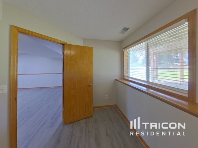 Building Photo - 2094 French Trace Ave