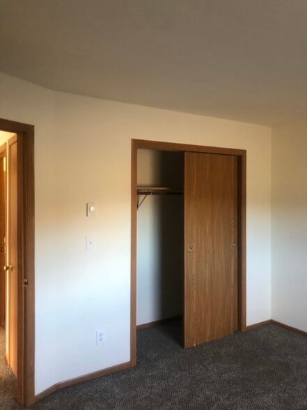 Building Photo - 142 Wolf Run