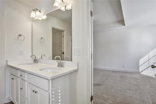 Building Photo - 2240 Mulsanne Dr