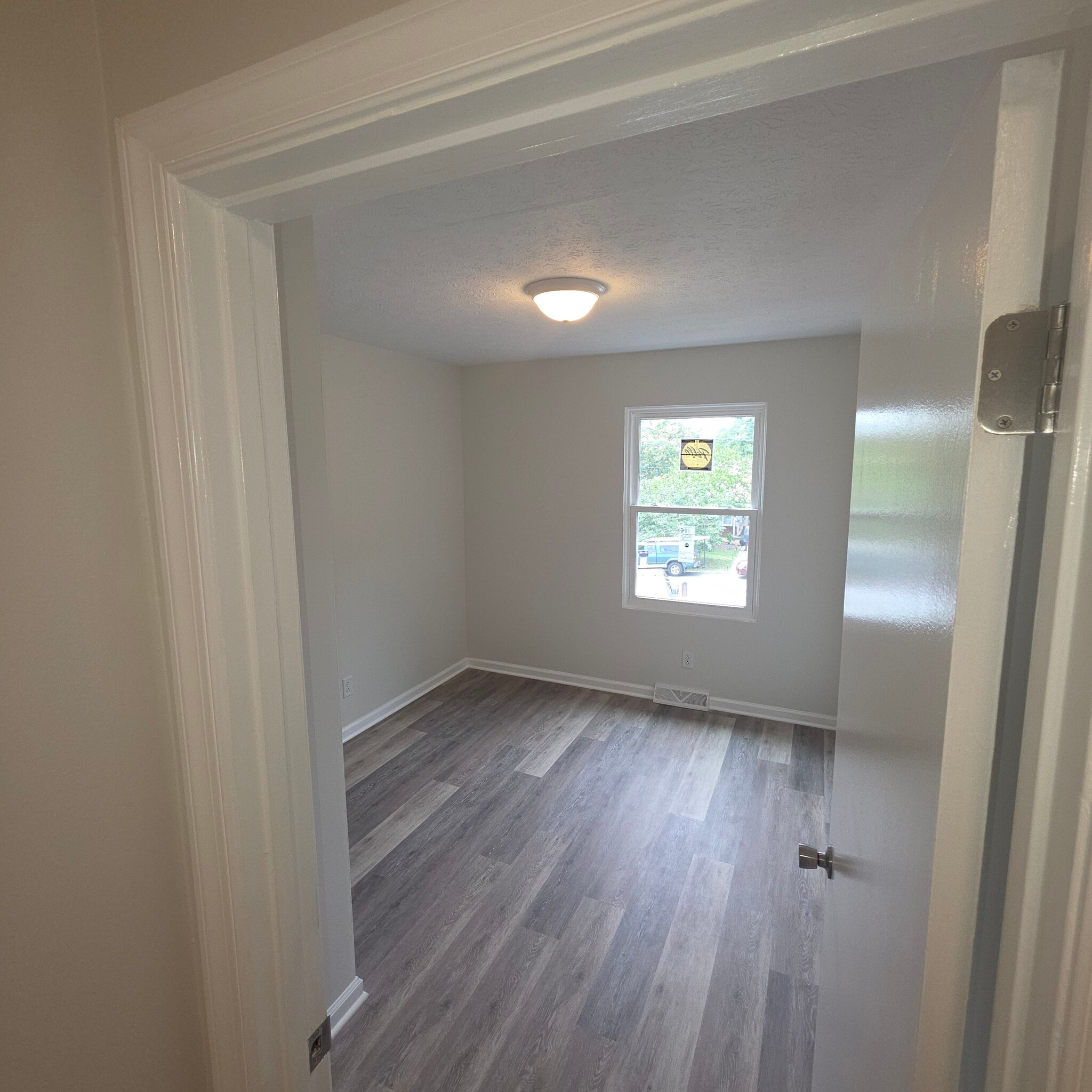 Building Photo - 1324 Riverdale Dr