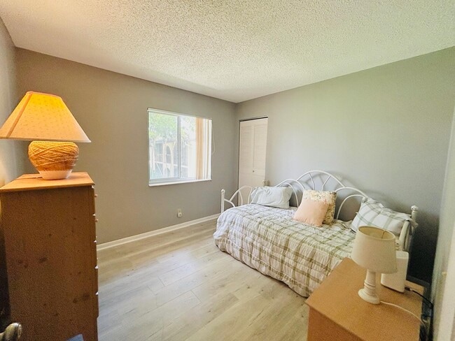 Building Photo - 408 Pine Glen Ln