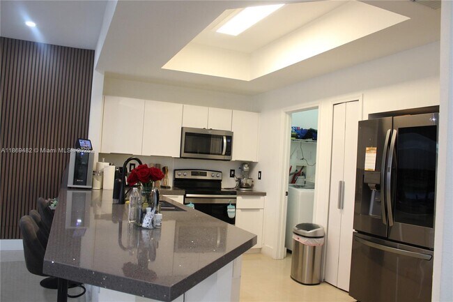 Building Photo - 8415 NW 108th Pl