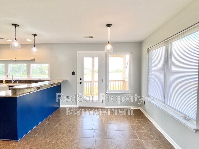 Building Photo - 256R Hunts Neck Rd