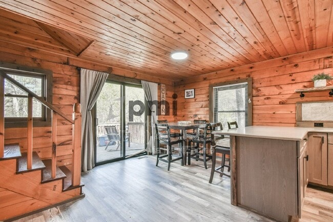 Building Photo - 230 Silver Maple Ln