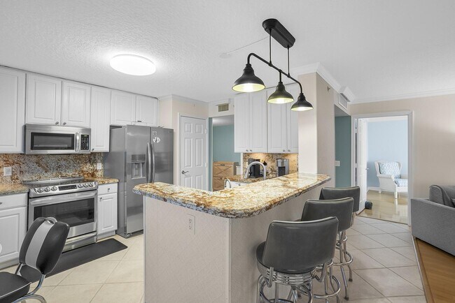 Building Photo - 5049 N Hwy A1A
