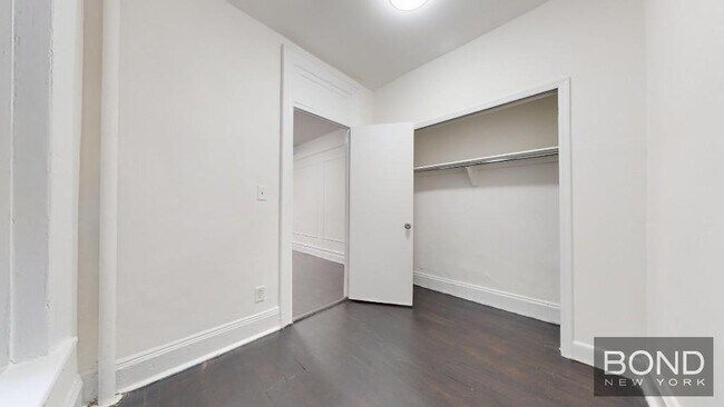 Building Photo - 1427 York Ave