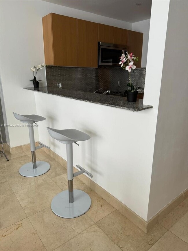 Building Photo - 1050 Brickell Ave