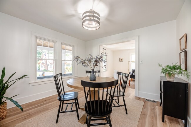 Building Photo - 116 W Spruce St