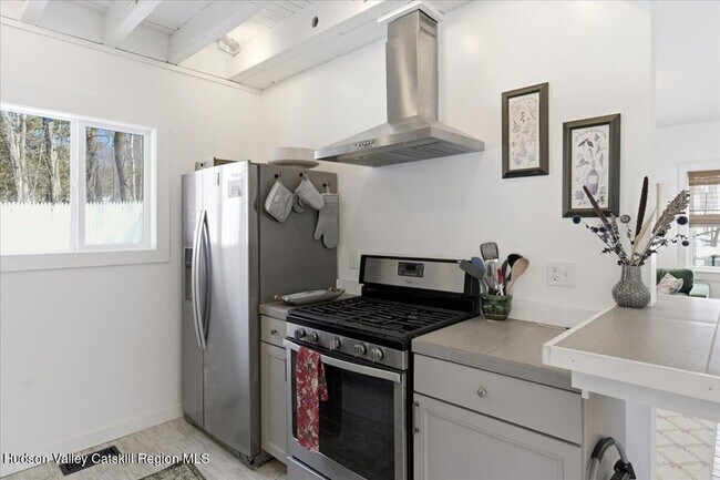 Building Photo - 5153 NY-9G