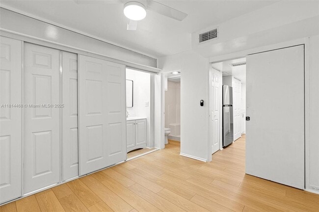 Building Photo - 15007 Coconut Ct