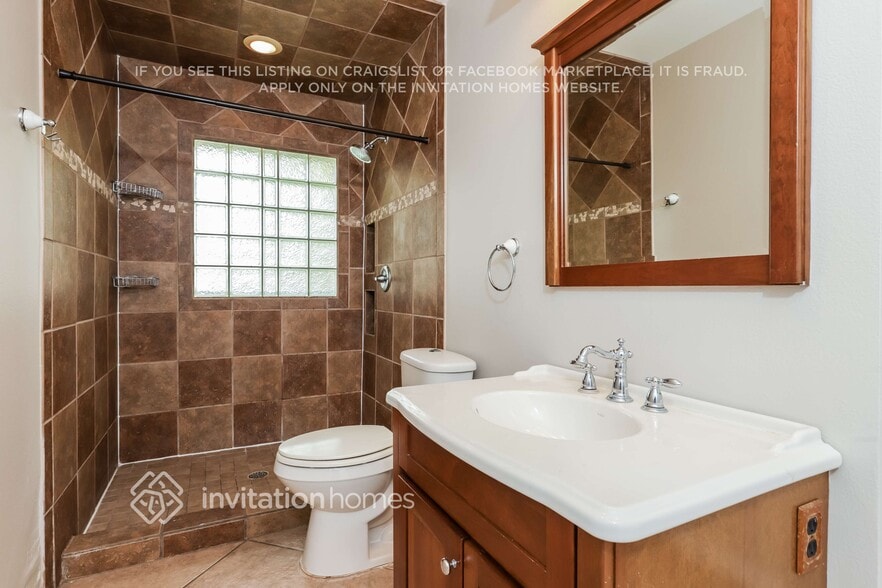 Building Photo - 1412 Holleman Dr