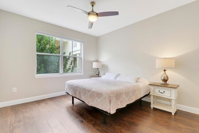 Building Photo - 276 Murcia Dr