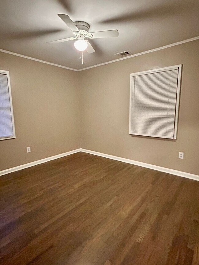 Building Photo - Newly Renovated Home in Binghampton