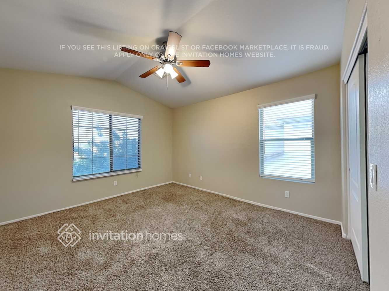 Building Photo - 2133 N 29th Pl