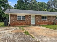 Building Photo - 5136 Herring St W