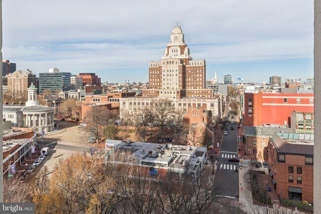 Building Photo - 200 Locust St