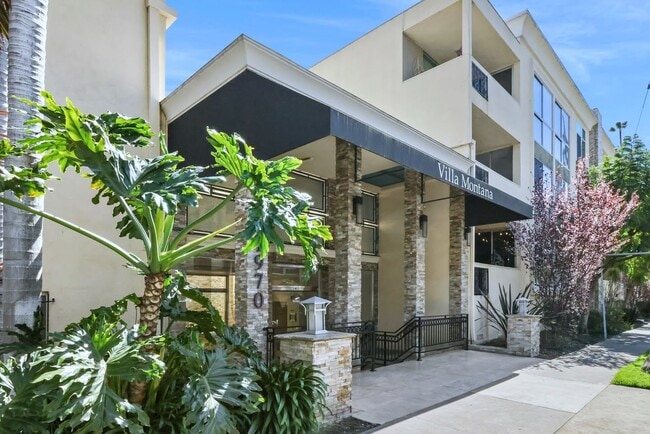 Building Photo - 11970 Montana Ave