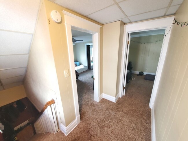 Building Photo - Available July 1st! Single family home with fenced-in backyard!