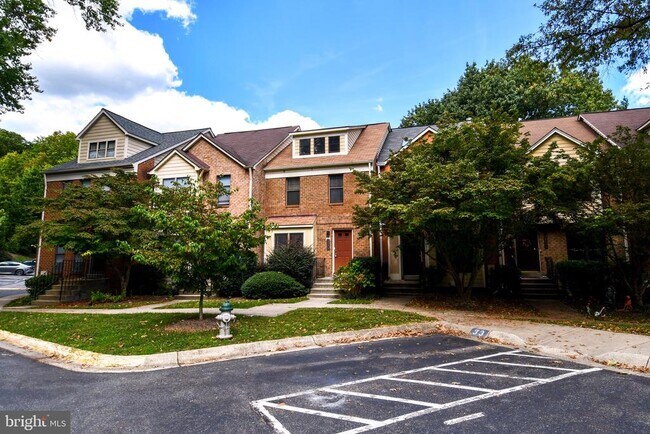Building Photo - 5175 King Charles Way