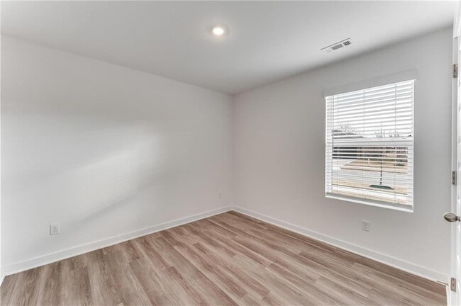 Building Photo - 4604 W Aurora St