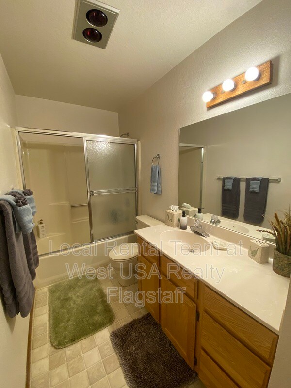 Building Photo - 5825 E Bear Paw Dr