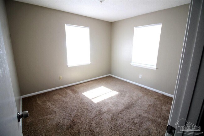 Building Photo - 5675 Vestavia Ln