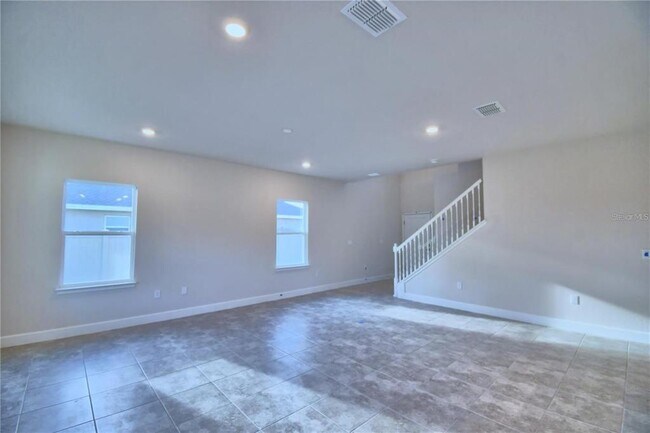 Building Photo - 906 Sofia Ln