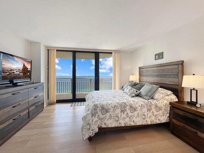 Building Photo - 3000 N Ocean Dr