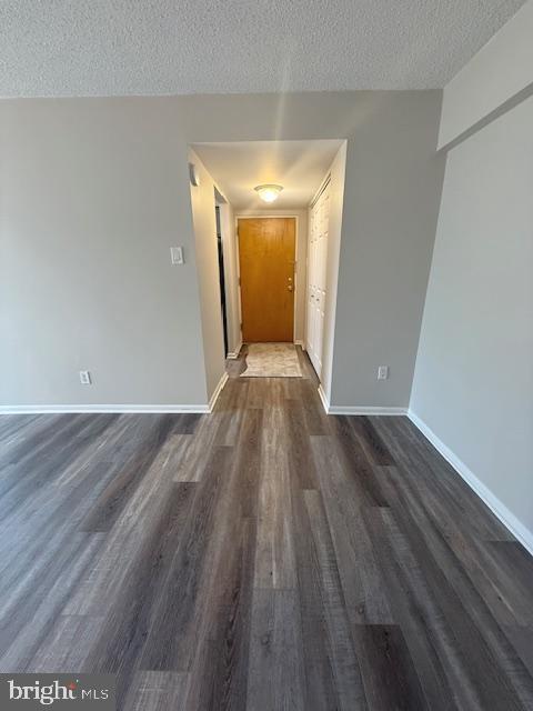 Building Photo - 3303 Valley Dr