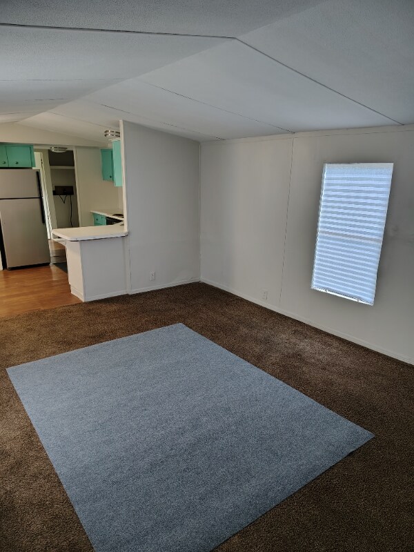 Building Photo - 128 SE Guinevere Ct