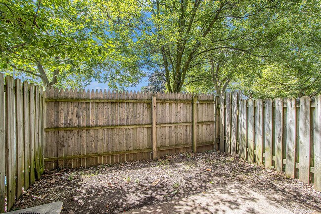 Building Photo - 3406 Kenbrooke Ct