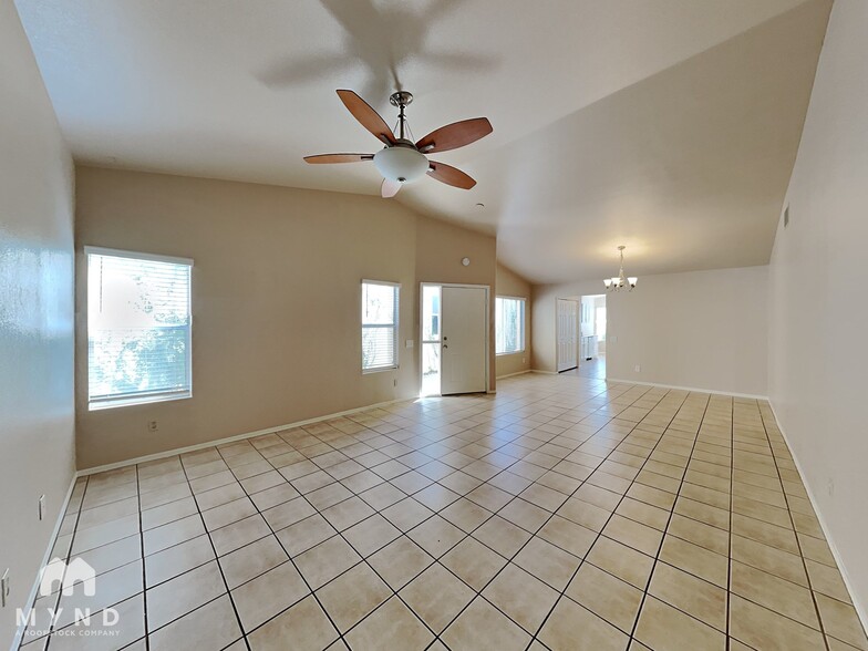 Building Photo - 3018 W Laquila Aerie