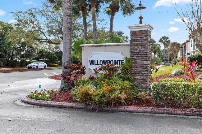 Building Photo - 6062 Willowpointe Cir