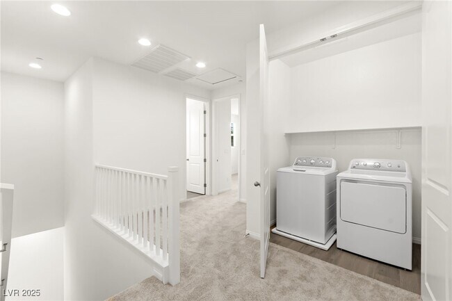 Building Photo - 10146 Glen Aulin St